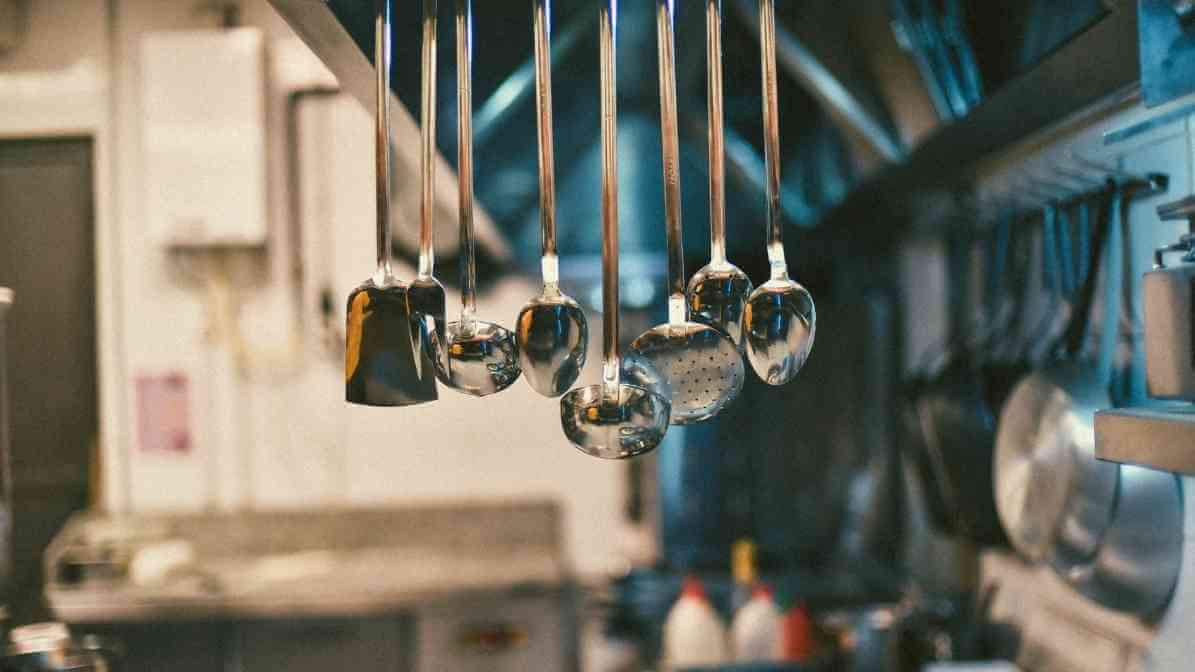 6 Ways to Get Rid of Rats Infestation in Restaurant - Clean Kitchen Thoroughly - Innovative Pest Pte Ltd 6 Ways to Get Rid of Rats Infestation in Restaurant - Clean Kitchen Thoroughly